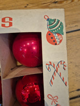 Load image into Gallery viewer, Large boxed vintage glass baubles