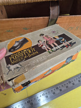 Load image into Gallery viewer, 1920s/30s empty Canadian shoe box. Cat design by Louis Wain or similar
