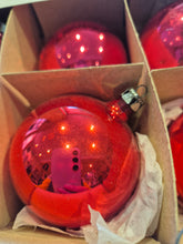 Load image into Gallery viewer, Large boxed vintage glass baubles
