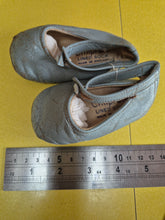 Load image into Gallery viewer, 1920s antique leather baby shoes
