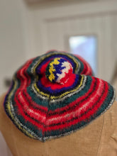 Load image into Gallery viewer, Vintage Scottish wool tam o shanter beret hat . Made in Glasgow 1960s
