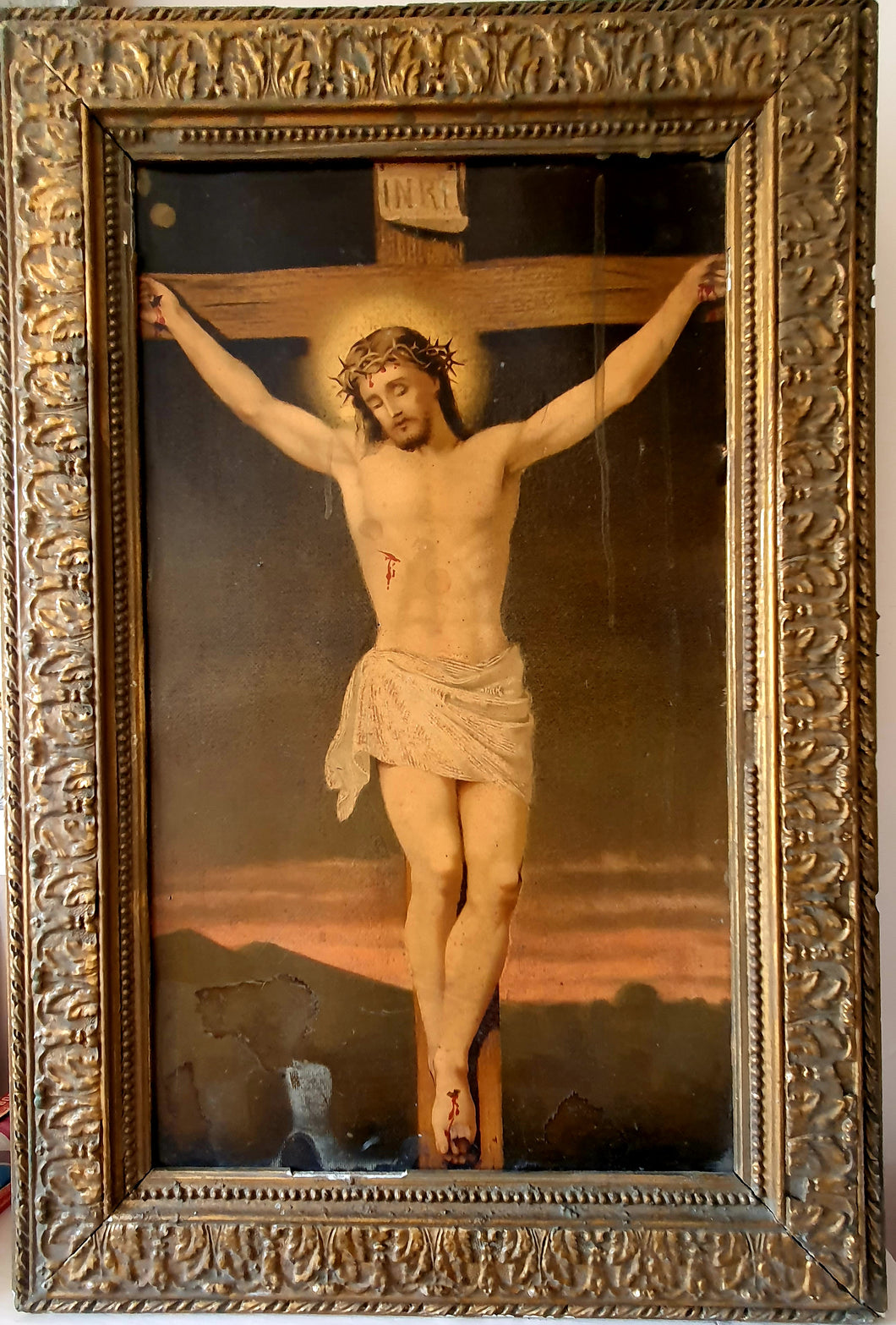 Vintage French gilded framed religious print of the crucifixion.